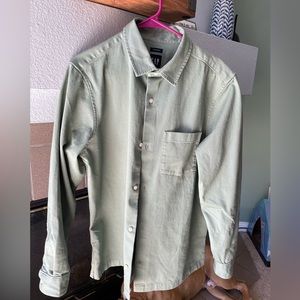 Men’s Gap button up shift